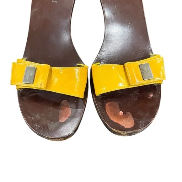 Vintage Gucci Tom Ford Era Patent Leather Heels Logo Yellow Leather Size 8 US - Picture 4 of 11